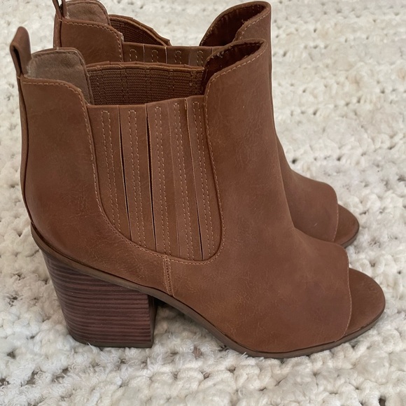 Brown leather open toe ankle boots - Picture 3 of 7